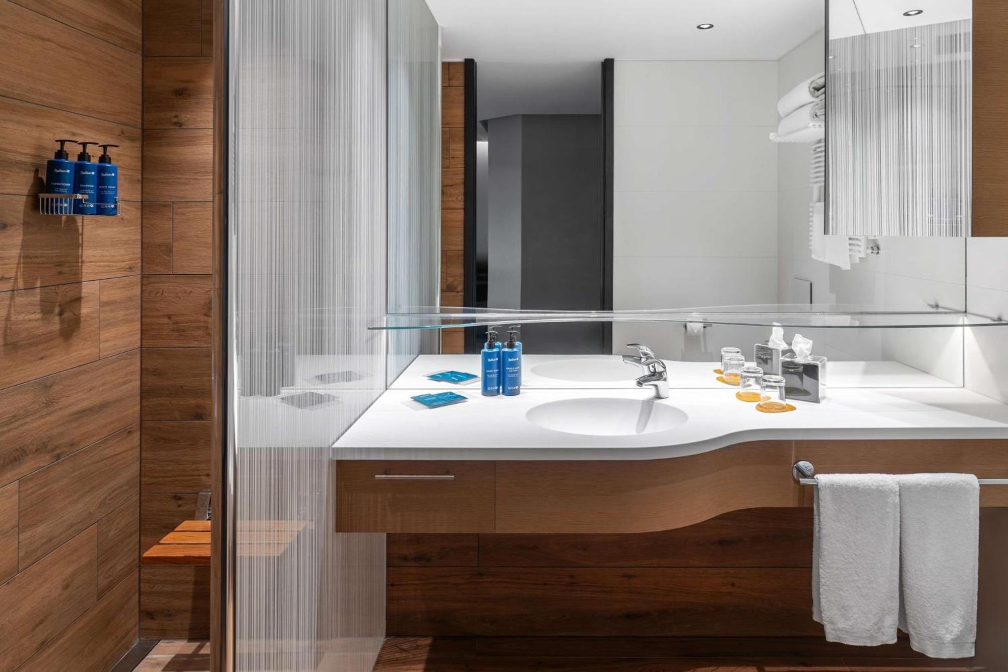 Radisson Blu Hotel, Bergamo Choruslife المظهر الخارجي الصورة