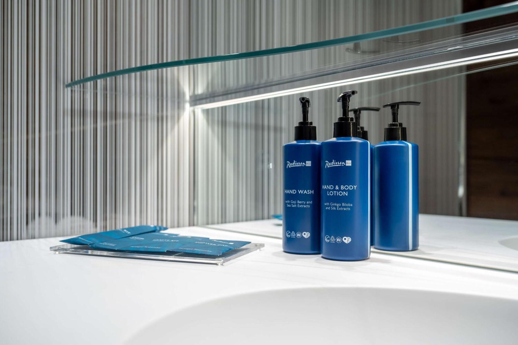 Radisson Blu Hotel, Bergamo Choruslife المظهر الخارجي الصورة